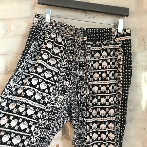 Forever 21 Black White Pattern Harem Tie Pants M - Picture 10 of 14